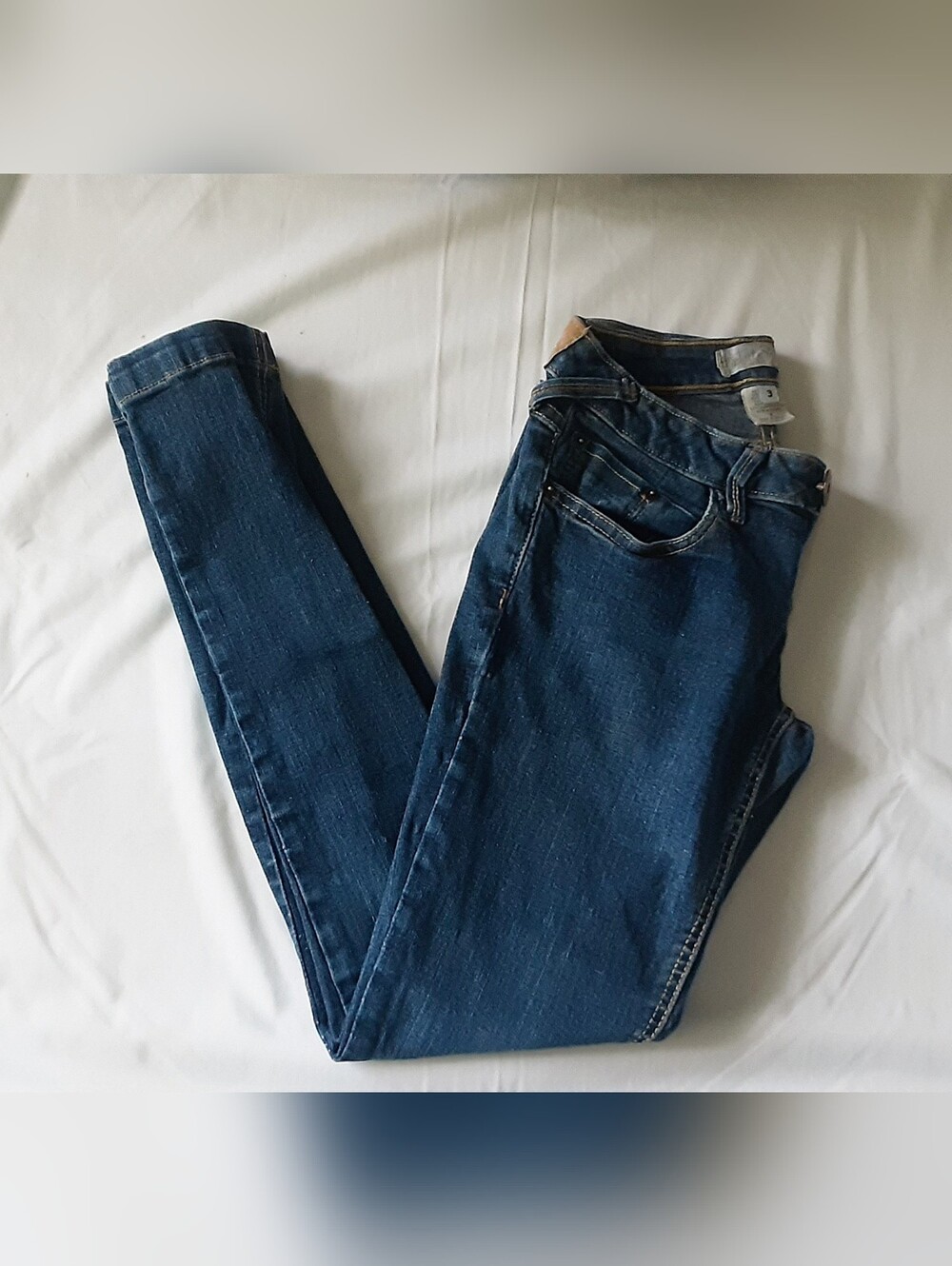 Tyte Jeans Low rise Dark wash 24 X 27"